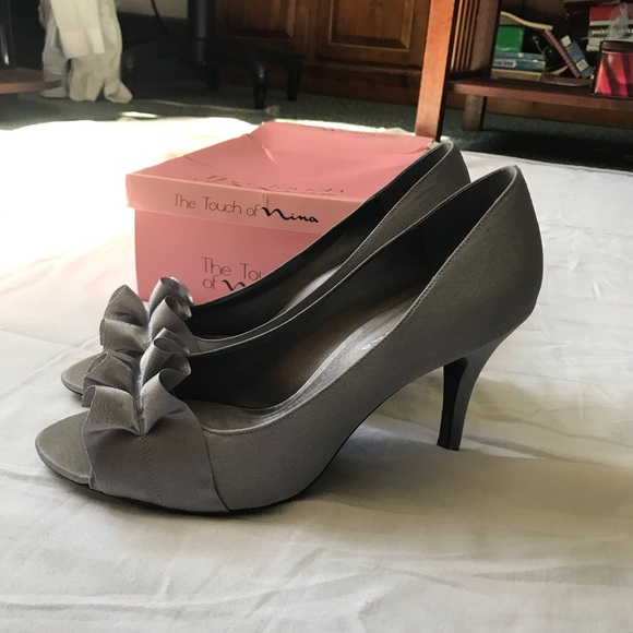 Women’s Silver Ruffle Heels - Picture 3 of 7